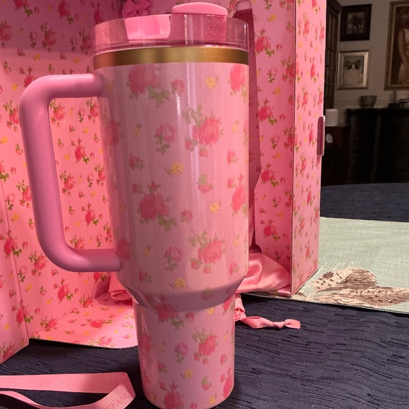 Stanley X Love Shack Fancy 40oz Tumbler Quencher H20 - Picture 3 of 7